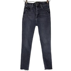 Aritzia Women's Dark Wash Jeans